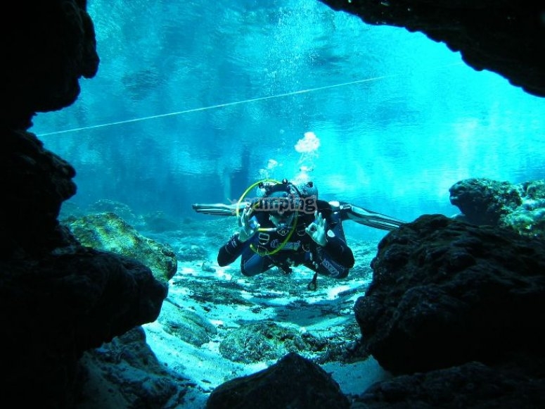 Alla scoperta delle grotte sommerse Alla scoperta delle grotte sommerse